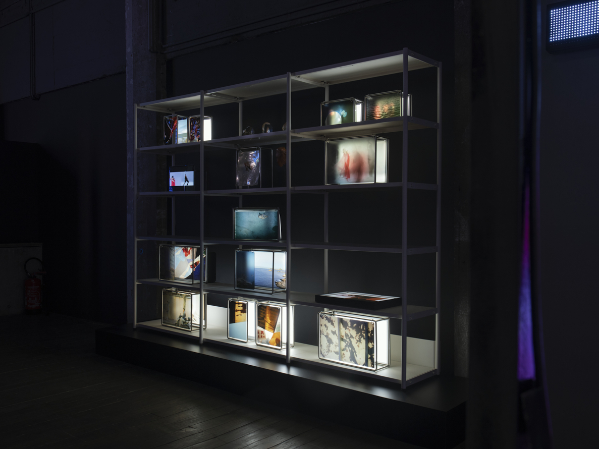 https://www.liushuwei.com/files/gimgs/50_liu-shuwei-tomorrow-was-archived-installation-view-palais-de-tokyo-14.jpg