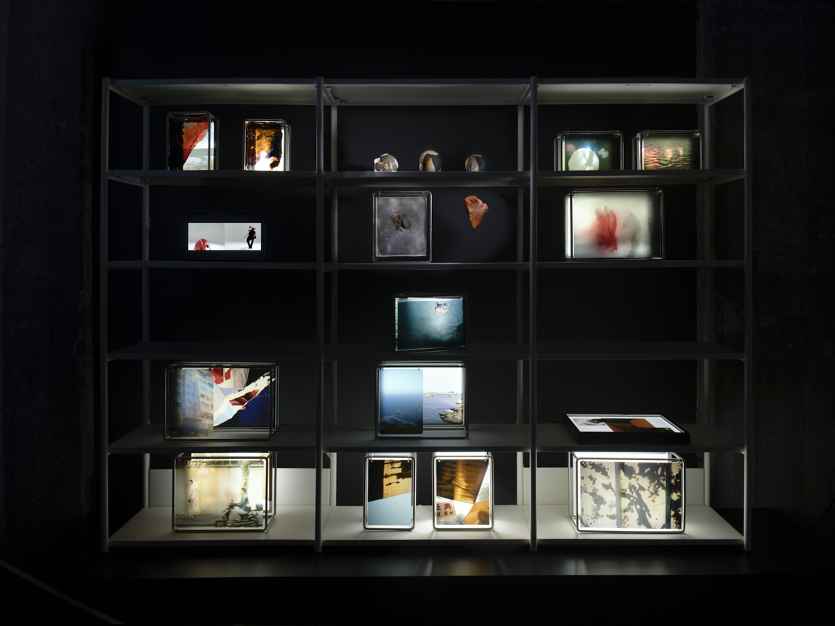 https://www.liushuwei.com/files/gimgs/50_liu-shuwei-tomorrow-was-archived-installation-view-palais-de-tokyo-15.jpg