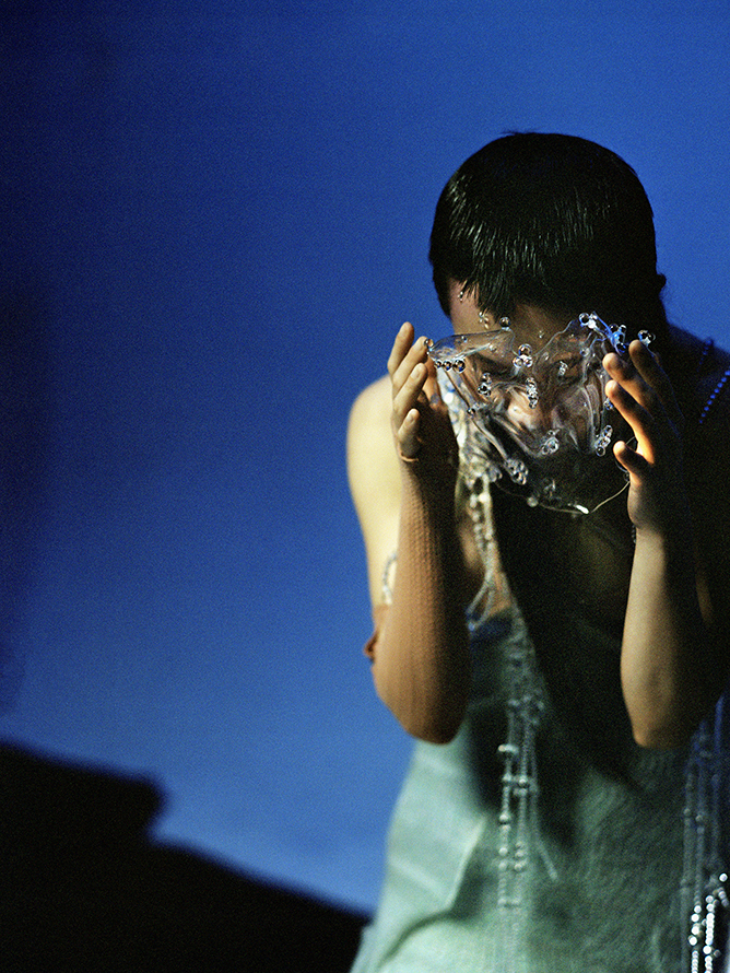 https://www.liushuwei.com/files/gimgs/54_scintii-holding-water-by-liu-shuwei.jpg
