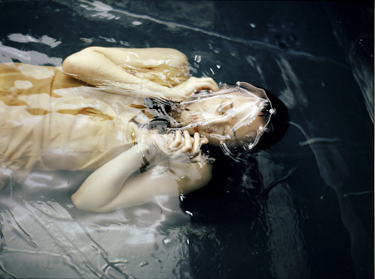 https://www.liushuwei.com/files/gimgs/54_scintii-times-new-roman-ep-cover-photo-by-liu-shuwei-13.jpg