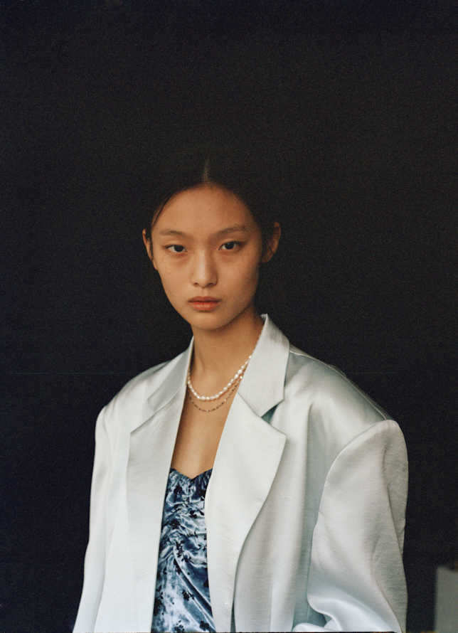 https://www.liushuwei.com/files/gimgs/55_liu-tinglei-photo-by-liu-shuwei-t-magazine-new-face-3.jpg