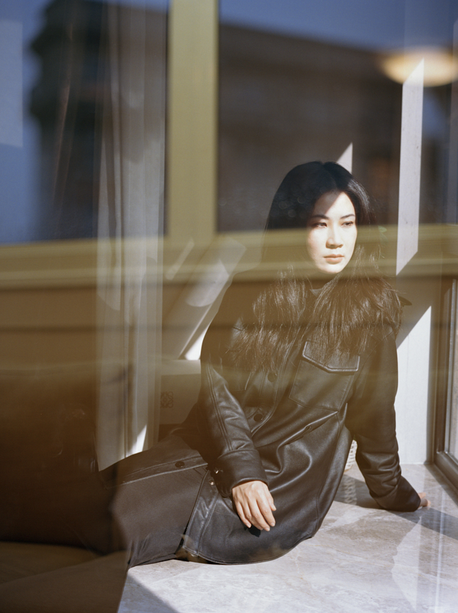 https://www.liushuwei.com/files/gimgs/55_maya-li-photo-by-liu-shuwei-t-magazine-new-face-5.jpg